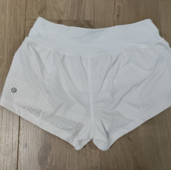 Lululemon White Shorts Size 4 - Picture 2 of 5